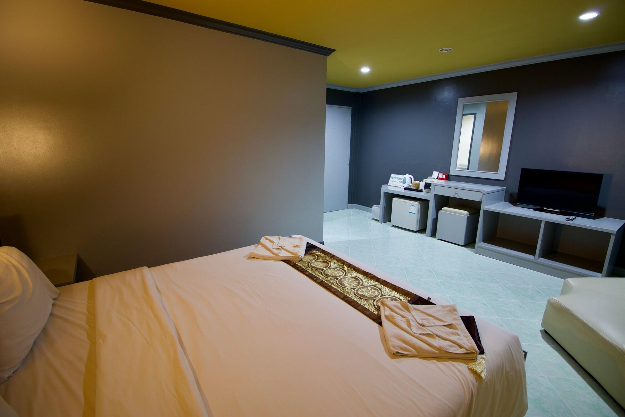 The Little Moon Residence Patong Luaran gambar